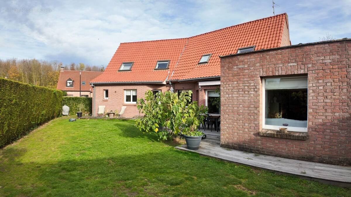 Maison à LYS-LEZ-LANNOY