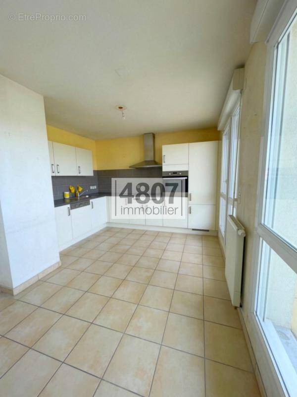 Appartement à AMBILLY