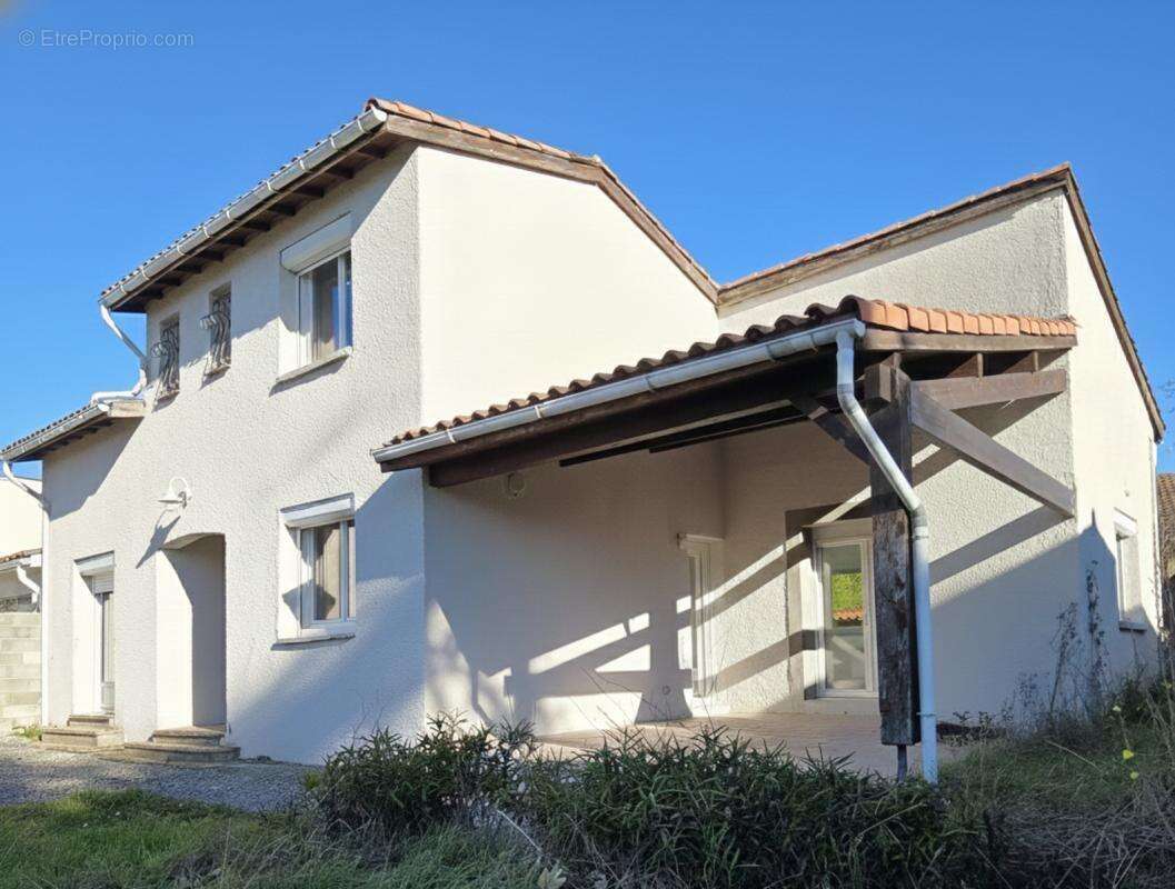 Maison à CASTELGINEST