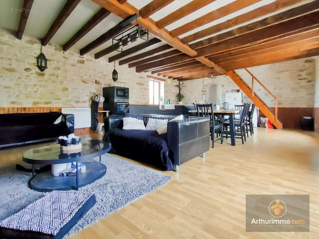 Maison à MONDEVILLE