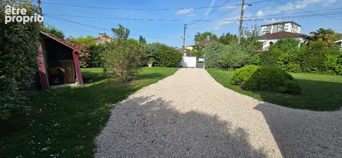 Maison 6 pièces 152 m²  4 chambres plain-pied rénovée  garage  pau secteur calme - photo 2