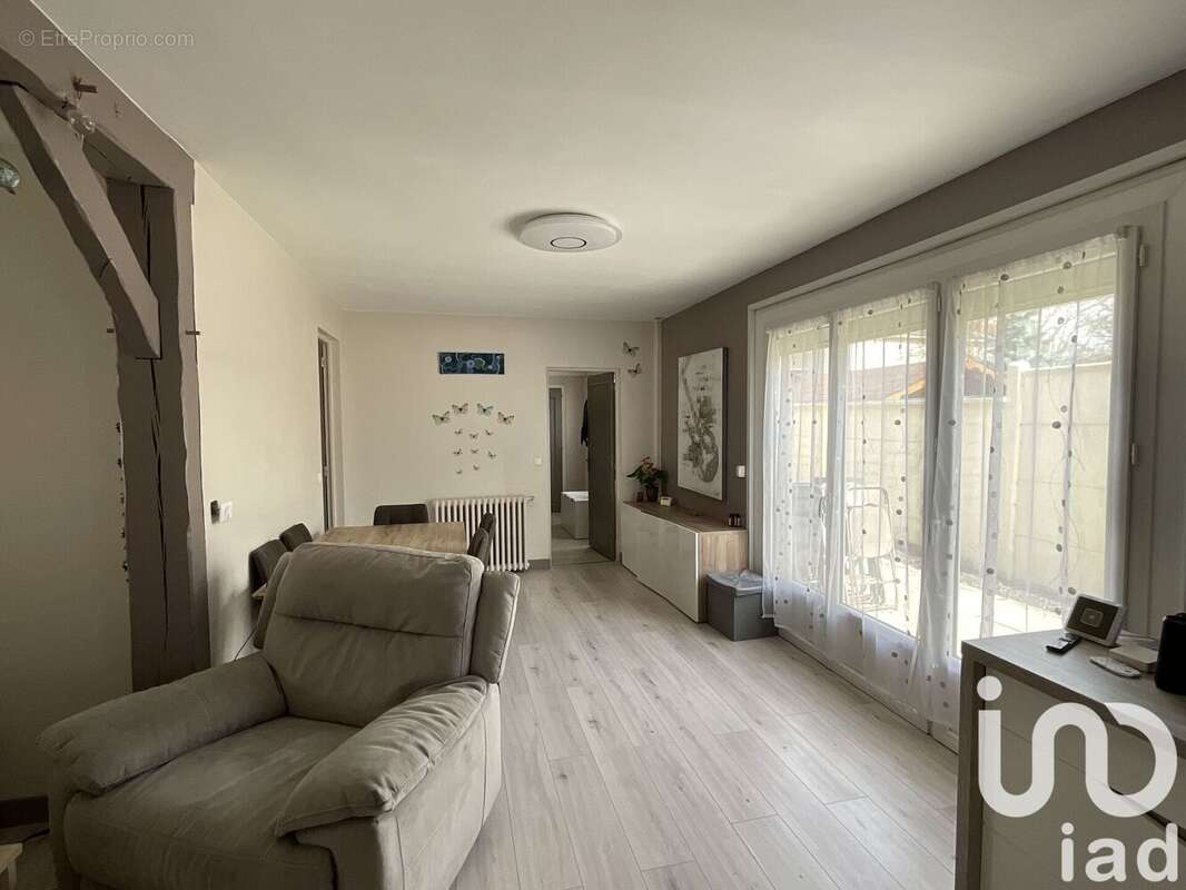 Photo 3 - Maison à VAUJOURS