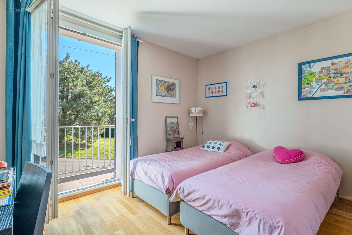 Maison à LA TOUR-DE-SALVAGNY