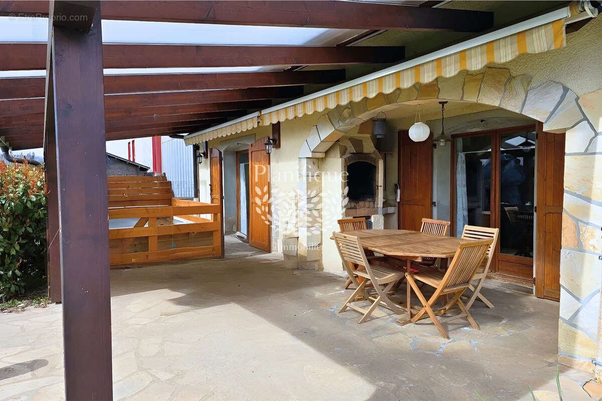 Maison à AMANCY