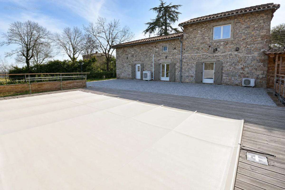 Maison à TONNAC