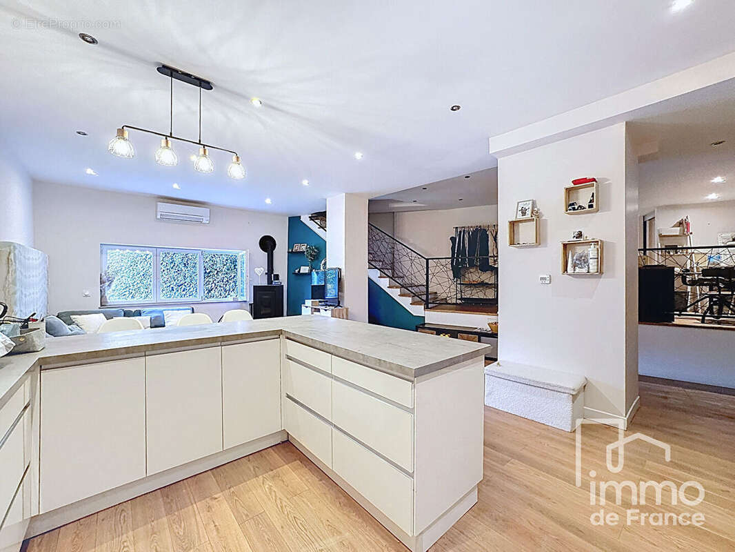 Appartement à BELLEGARDE-SUR-VALSERINE