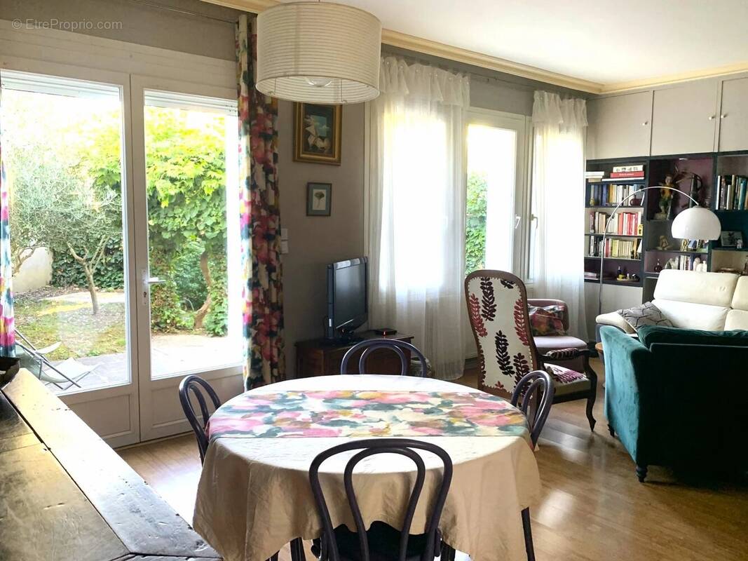 Maison à ROMANS-SUR-ISERE