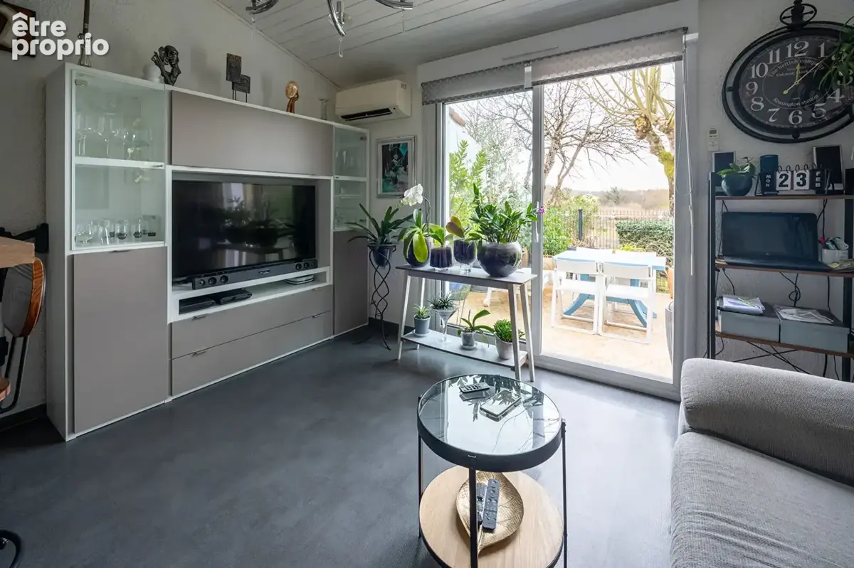 PROCHE COMMERCES - Appartement de 26 m² avec terrasse & stationnement - photo 5