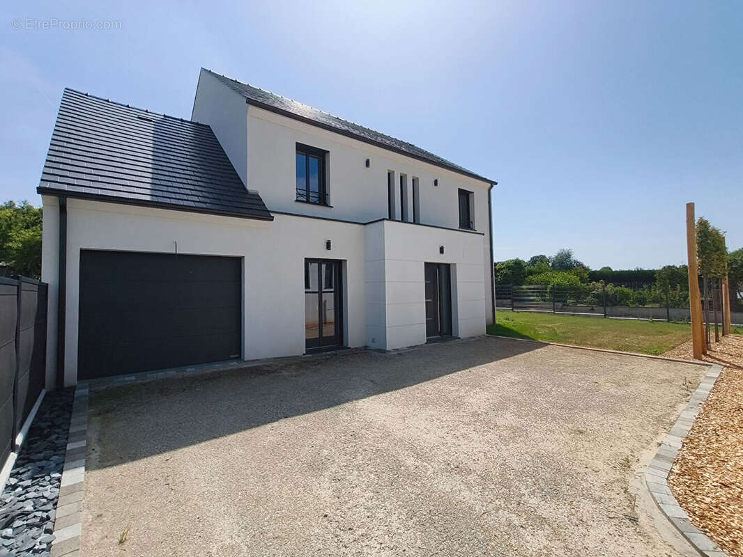 Maison à BAUGY