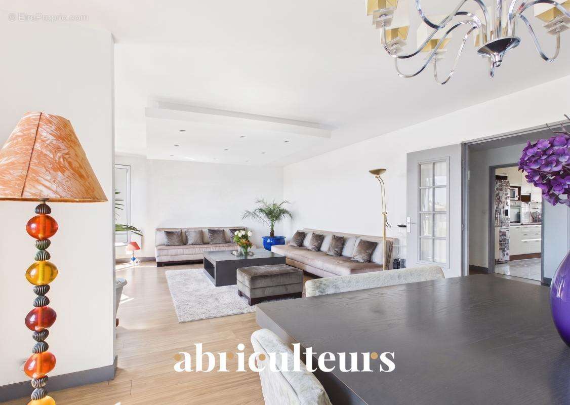 Appartement familial - Dernier étage -- 6 pièces en vente à Charenton-le-Pont (94220) - photo 2