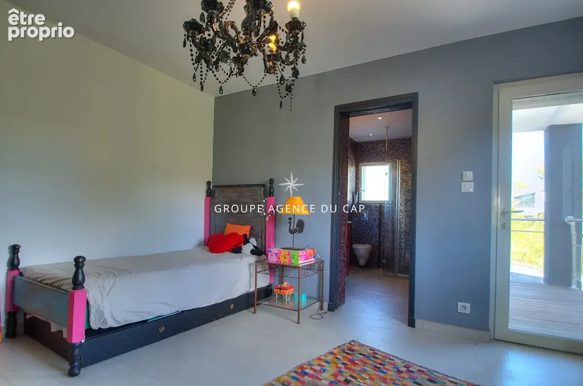Villa saint raphael valescure 279m² avec piscine  proche des golfs - photo 13