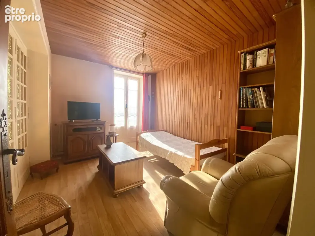 Maison avec dépendances sur un terrain de 2 180 m2   Fort potentiel - photo 6