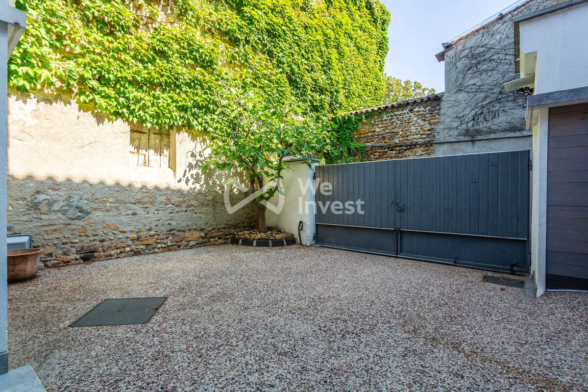 Maison 182 m² à Vernaison  - photo 2
