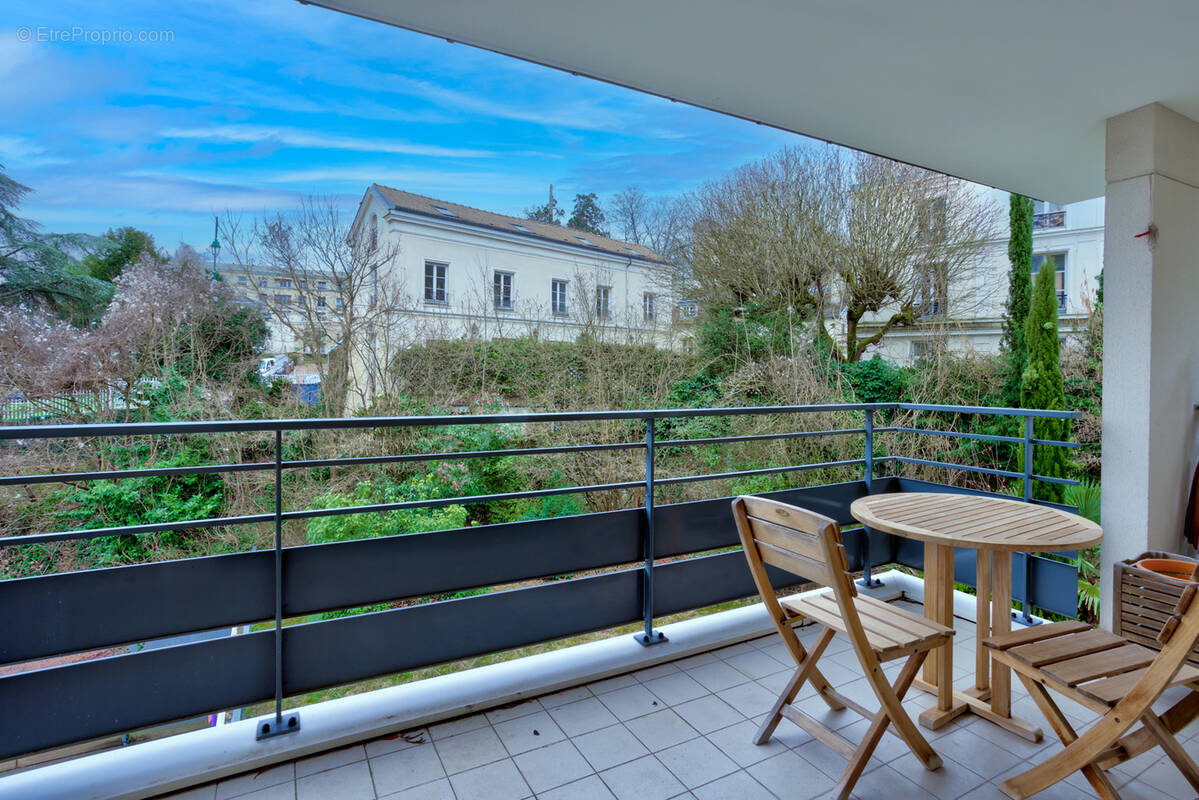 Appartement à VILLE-D'AVRAY