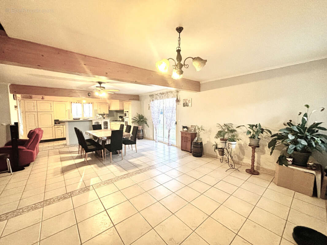 Maison à OUROUX-SUR-SAONE