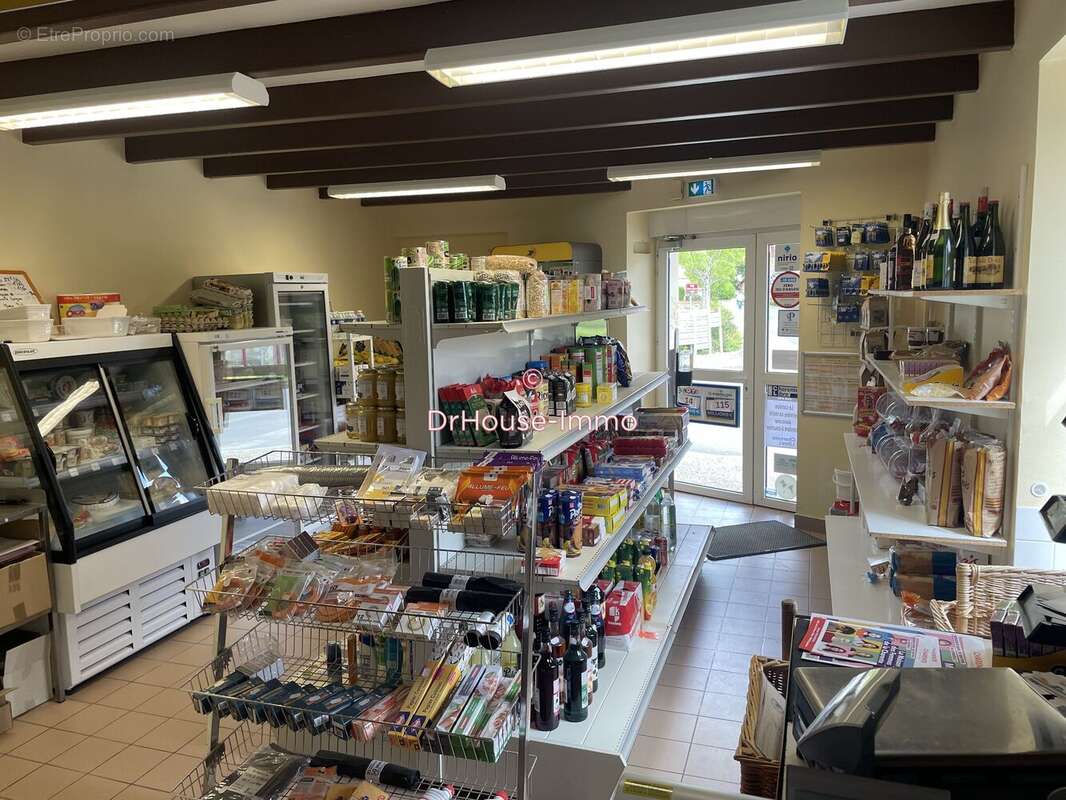 Commerce à SAINT-ADJUTORY