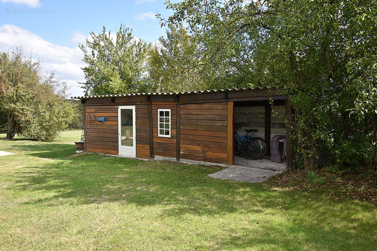 Très belle maison rénovée sur 8h avec terrain de loisir. - photo 7
