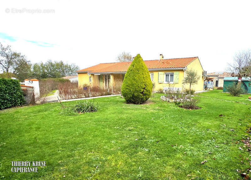 Maison à SAINT-ETIENNE-DE-TULMONT