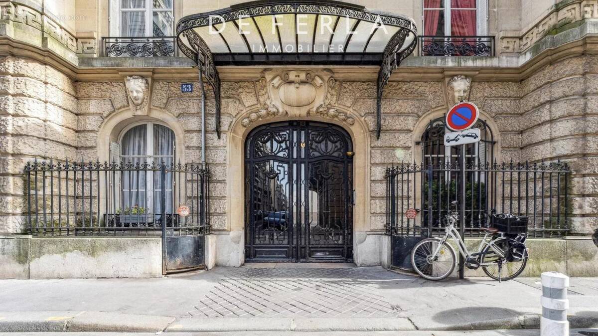 Commerce à PARIS-16E