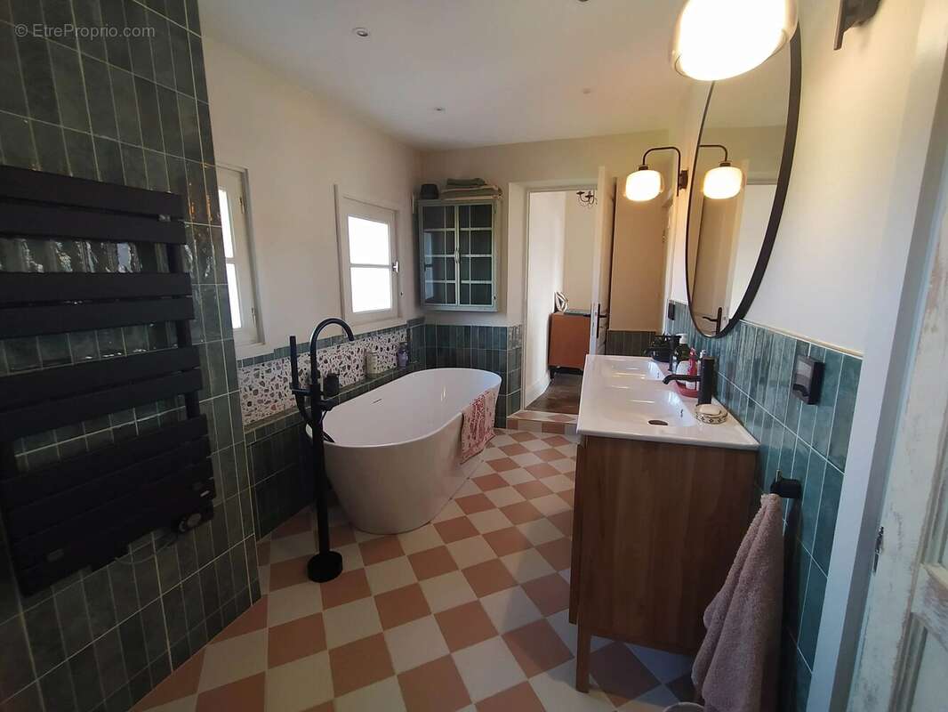 Maison à SALLES-LAVALETTE