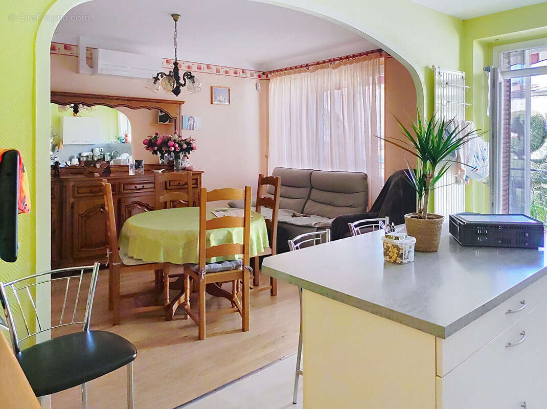 Maison à VIC-LE-COMTE