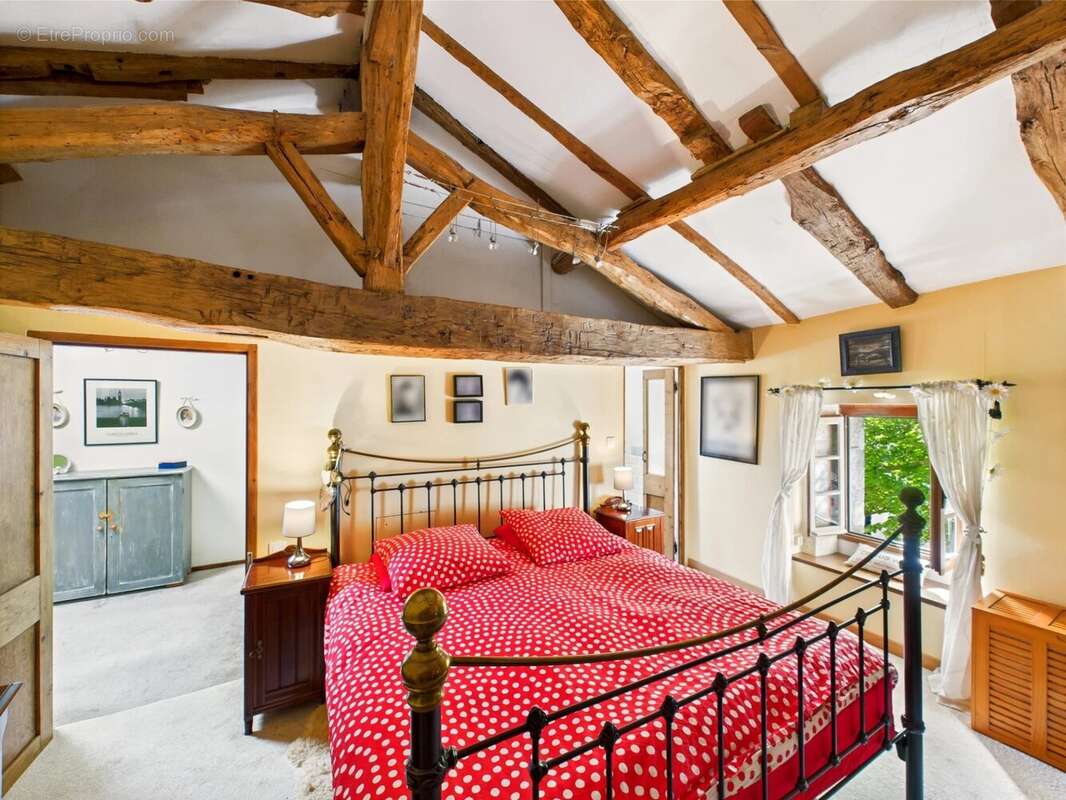 Maison à POULLIGNAC