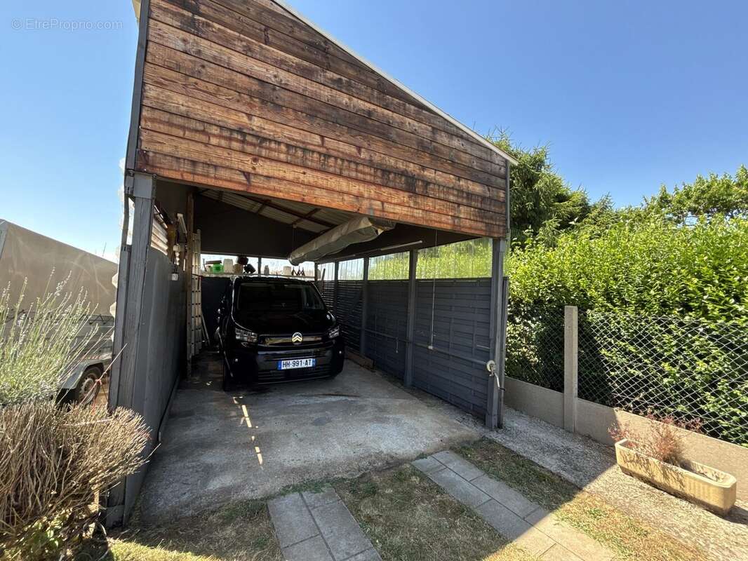 Carport