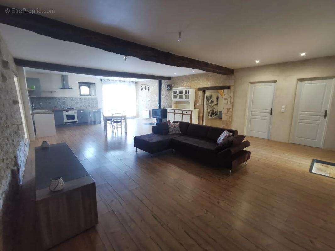 Maison à FONTENILLE