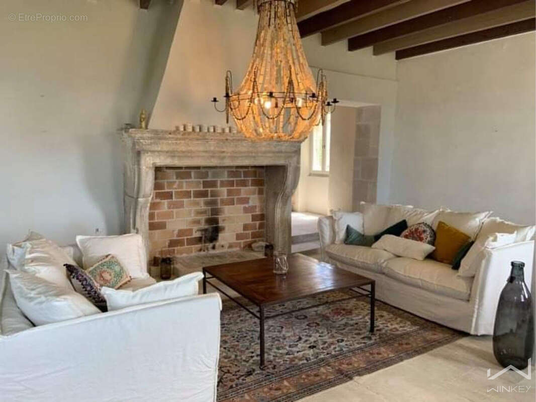 Maison à LA GARDE-ADHEMAR