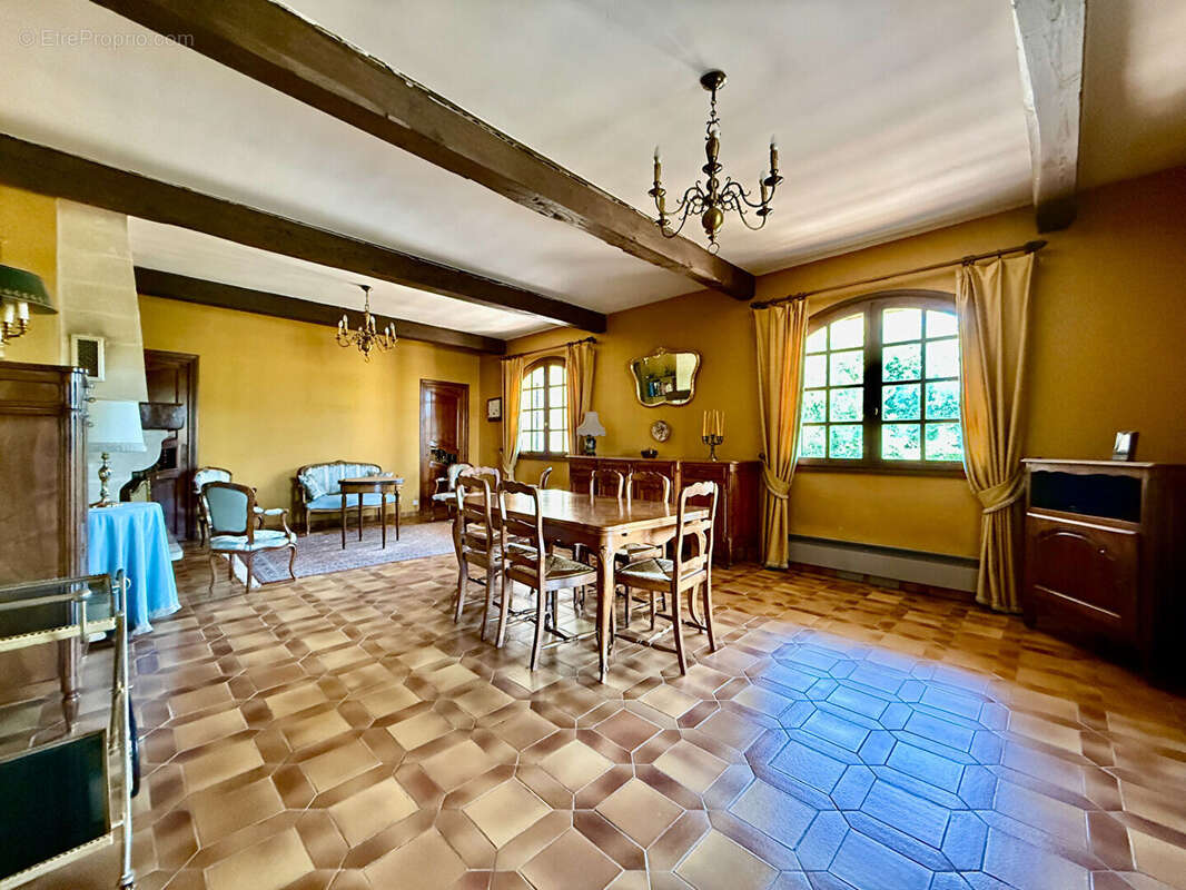 Maison Bagnols Sur Ceze - 9 pièces - 264 m² - photo 5