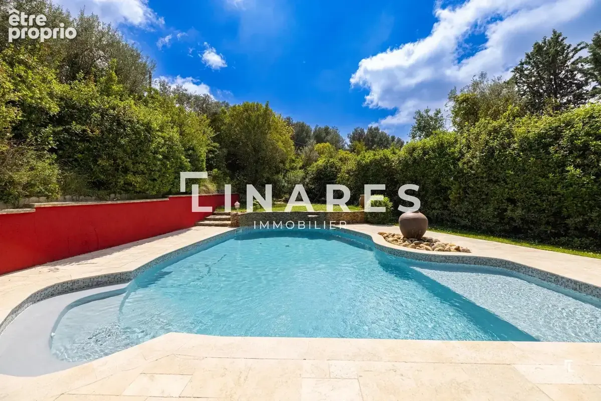 SIGNATURE - Villa 265m² (Sous-sol aménagé 62m²) - Piscine - Garage 44m²  - Parcelle de 1163m² - 13011 Les Camoins - photo 2