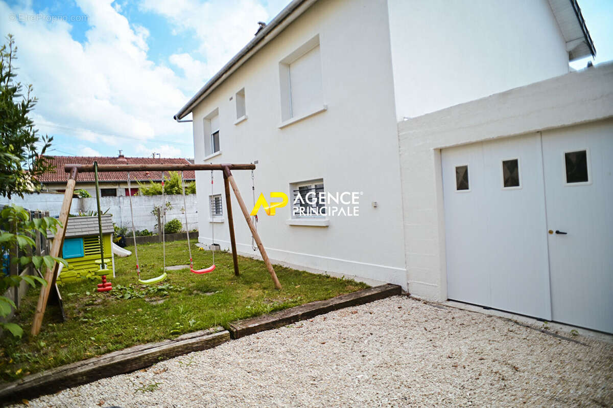 Maison à SARTROUVILLE