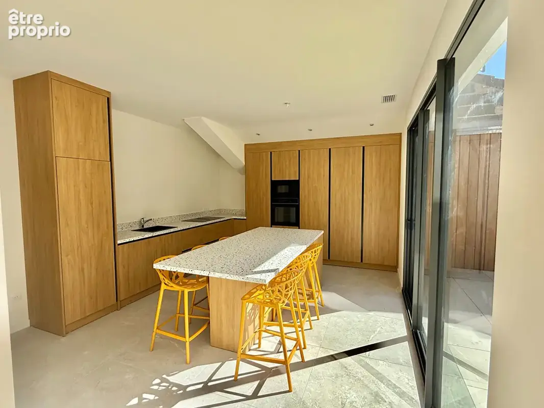 VICHY / Maison de ville type loft neuf de près de 200 m², prestations haut de gamme ! - photo 6