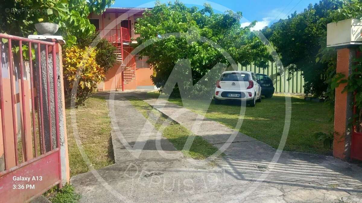 Maison à LES ABYMES