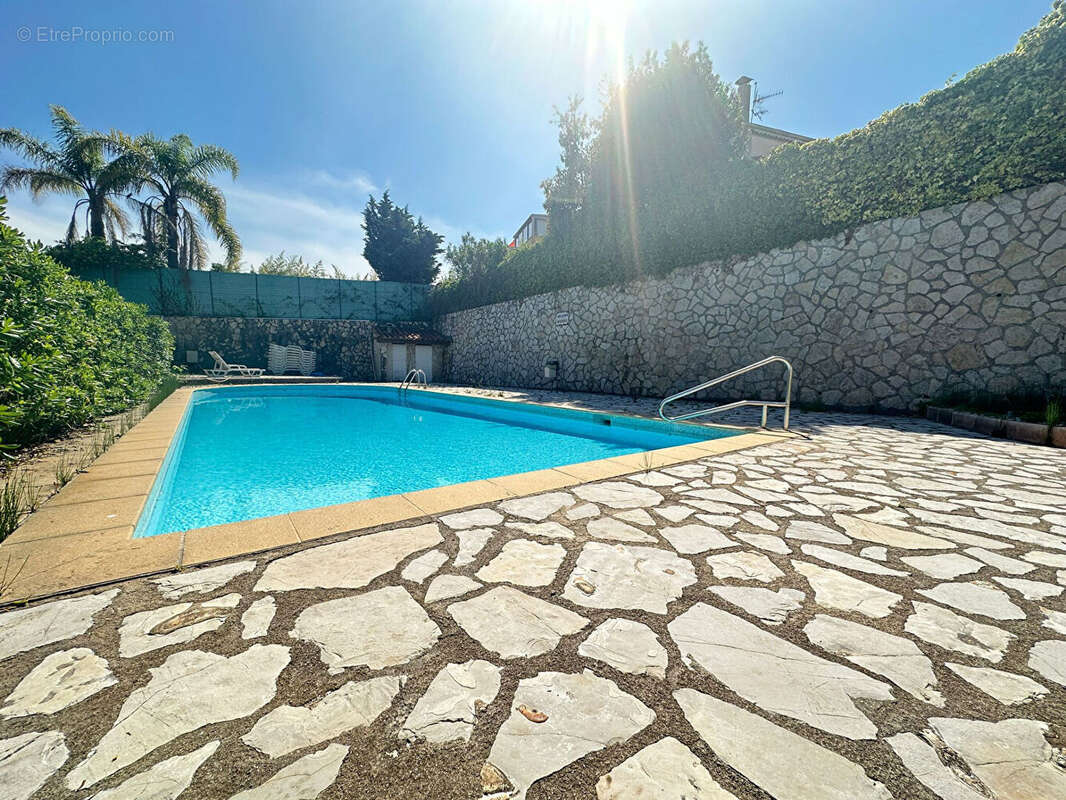 Appartement à VILLENEUVE-LOUBET