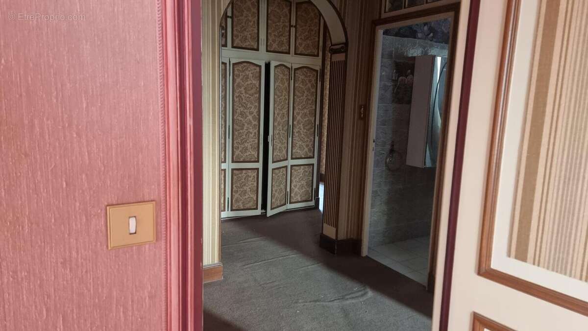 Palier donnant sur les 4e et 5e chambres - Maison à BAGNAC-SUR-CELE