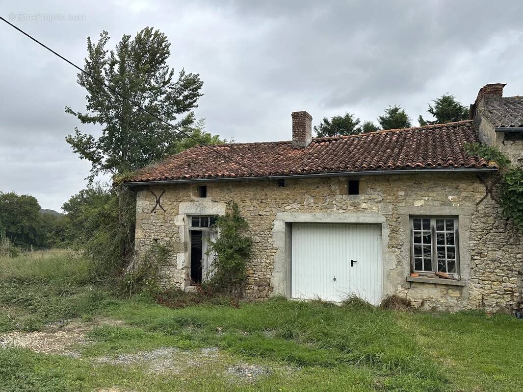 Maison à MAUPREVOIR