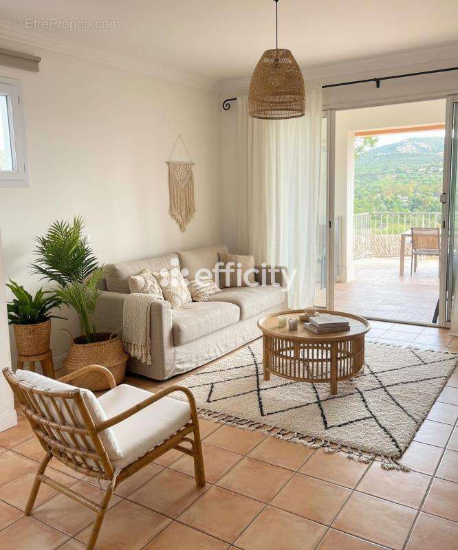 Appartement à GRIMAUD