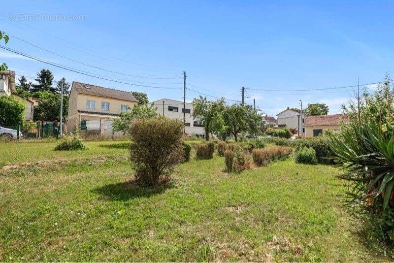 Terrain 297 m² à Montigny-Les-Cormeilles  - photo 3