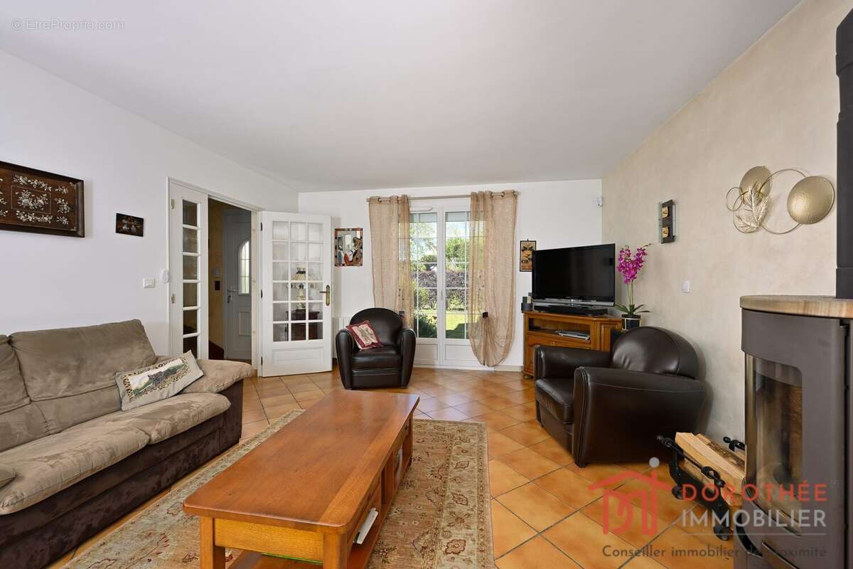Maison 148 m² à Marolles-En-Brie  - photo 4