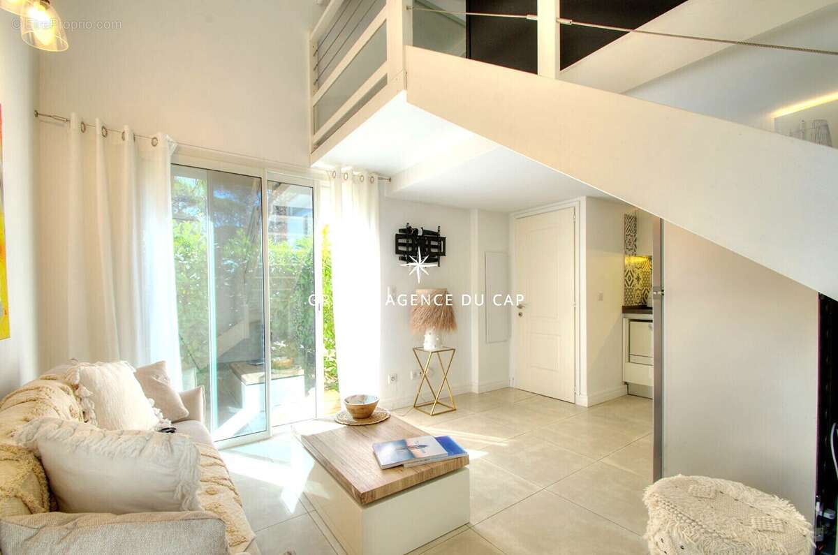 Appartement 26m² saint raphael valescure  avec piscine proche commerces - photo 5
