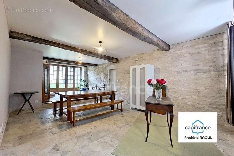 Maison à IS-SUR-TILLE