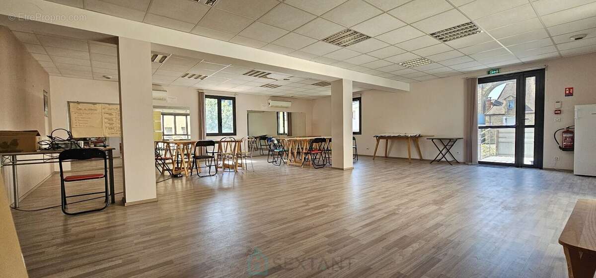 Bâtiment commercial d'exception  Deux niveaux  Prestations haut de gamme - photo 16