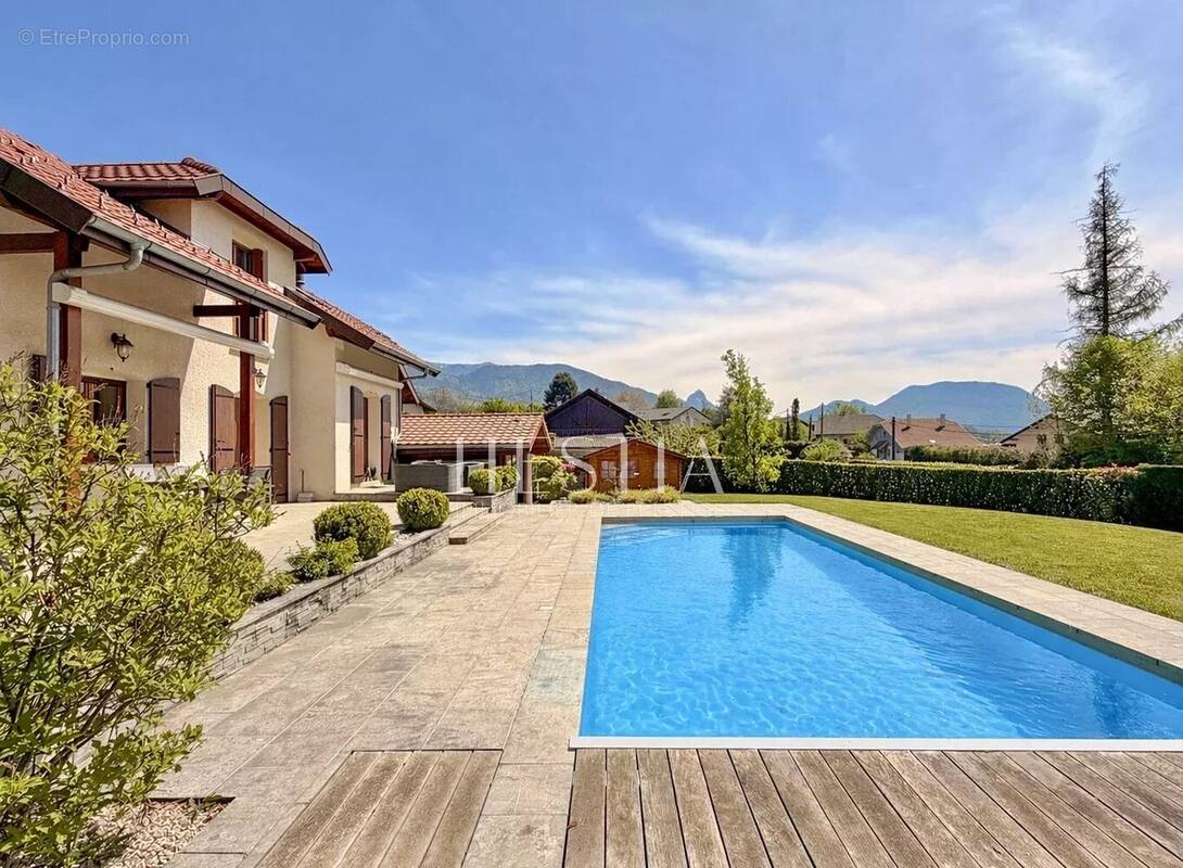 Maison à LES OLLIERES