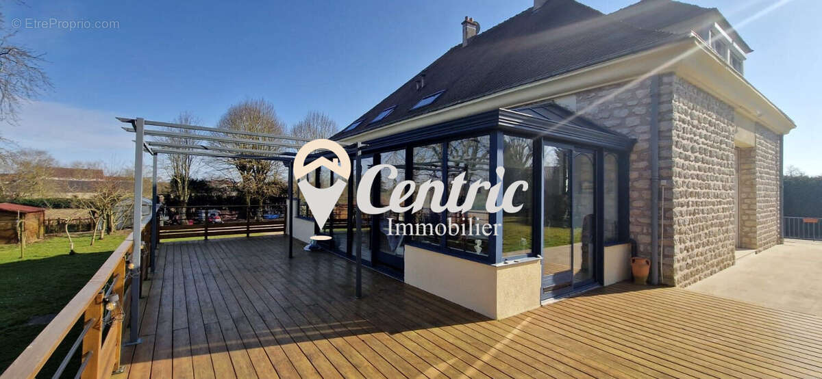 Maison à OINVILLE-SOUS-AUNEAU