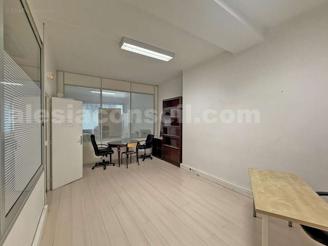 cast26-edig-sall3 - Commerce à PARIS-15E