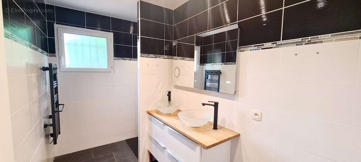 Maison à SAINT-JEAN-DE-VERGES