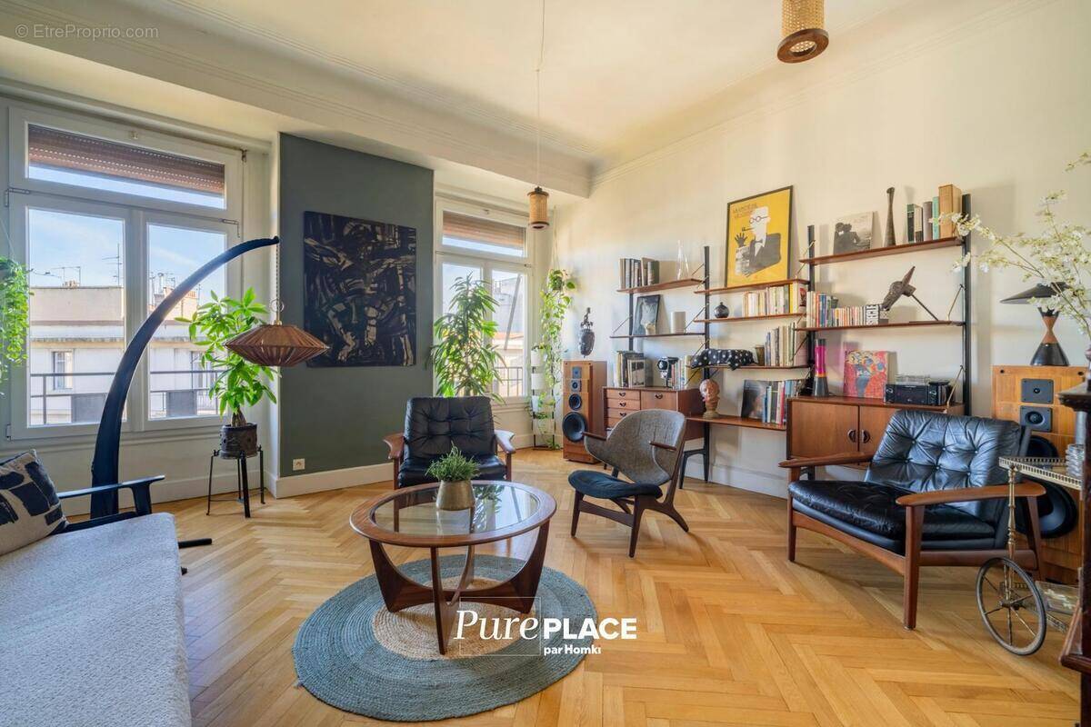 Appartement à MARSEILLE-4E
