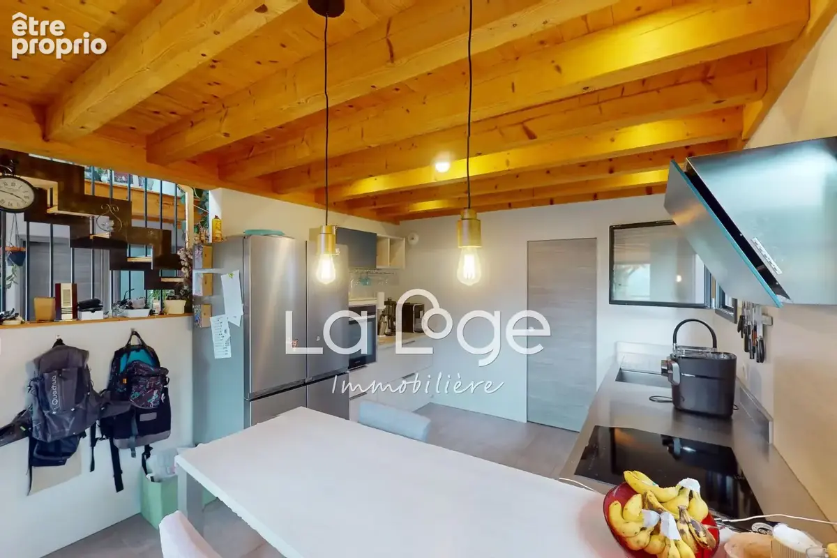 Maison 141 m² à Saint-Bonnet-En-Champsaur  - photo 4