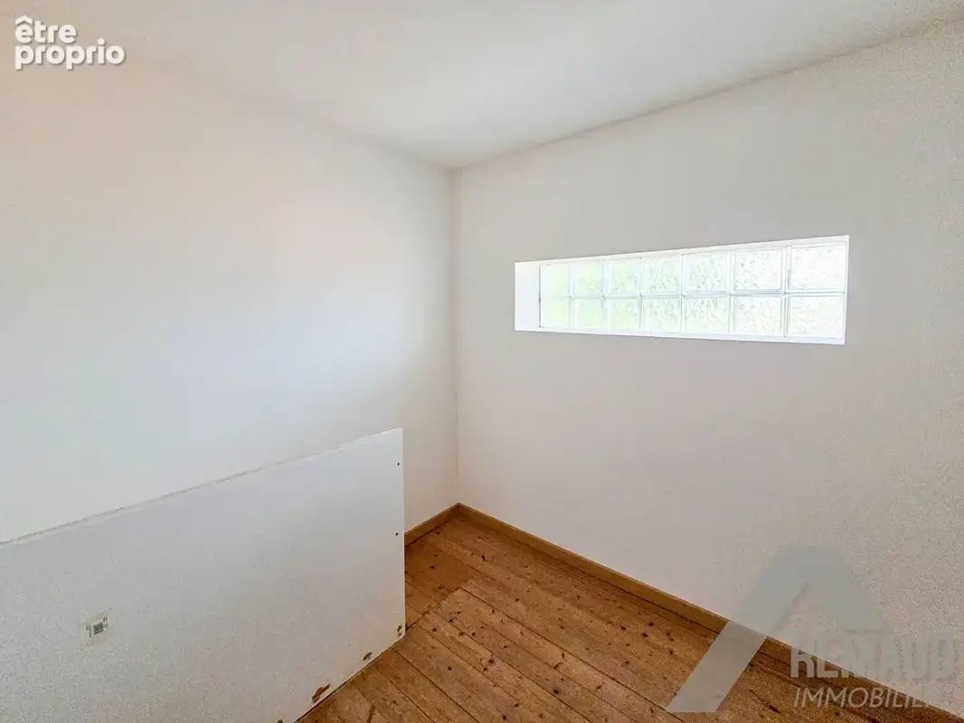 2.6 Km du Centre Ville - Appartement 82 m² avec terrasse et garages - photo 11